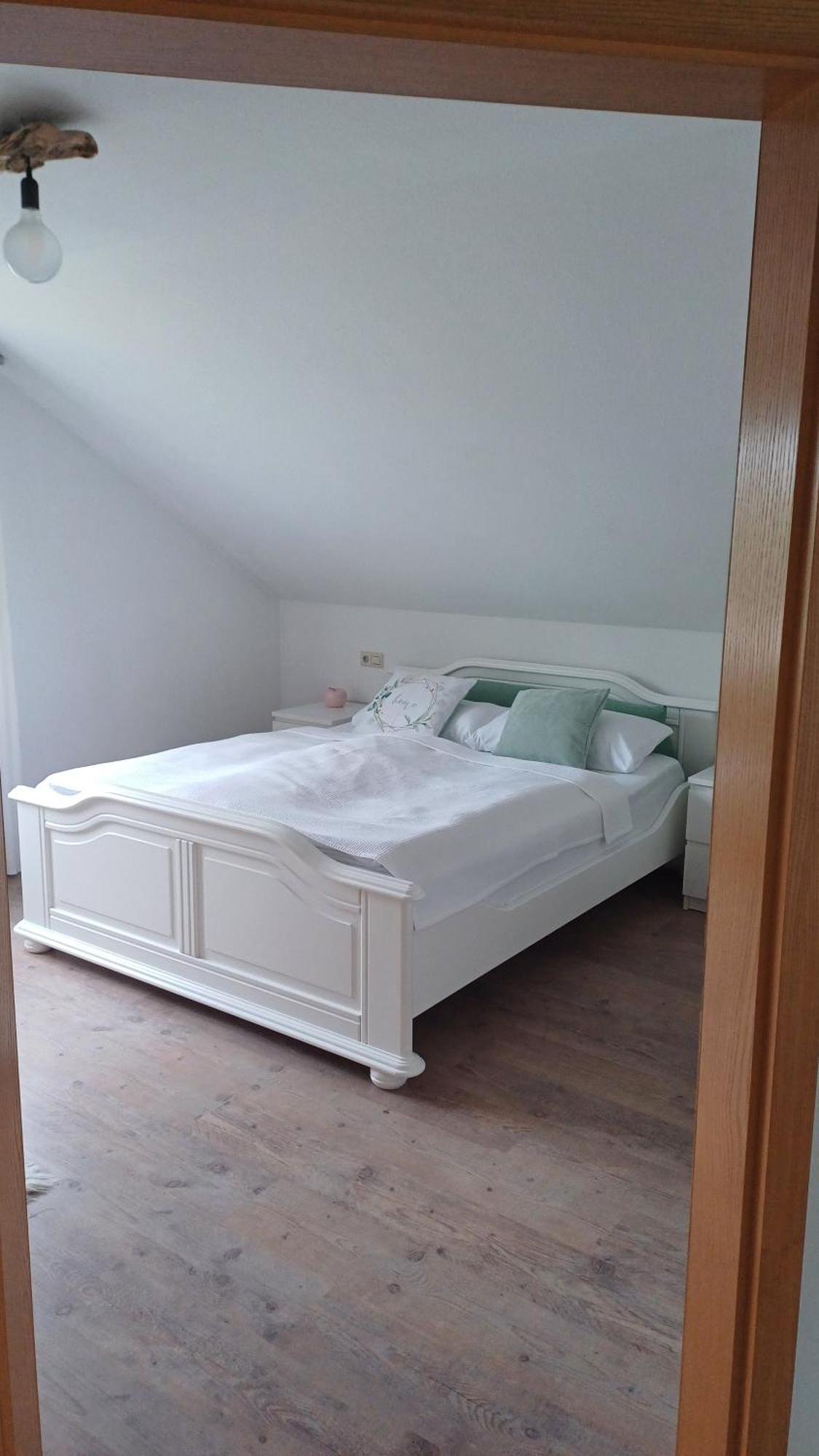 Helle Schoene Dachgeschosswohnung Mit Balkon Stockach Kültér fotó